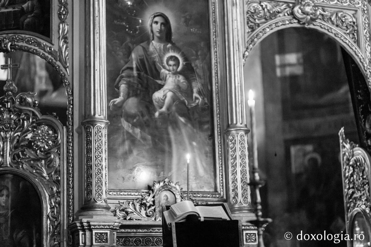 Denia Acatistului Bunei Vestiri la Catedrala mitropolitană din Iași / foto: Oana Nechifor